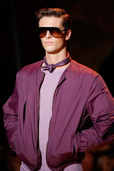 Look 9